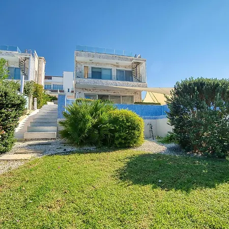 Villa Seafront 1